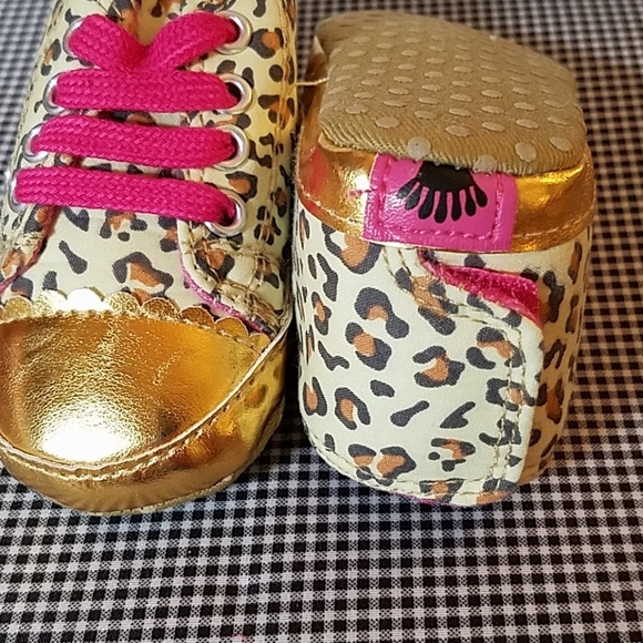 Sneakers Shoes Size 11 (28) 4 1/2" x 2 1/4. - Picture 6 of 6